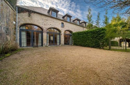 Valognes House | Les Calèches de l'Hôtel de Beaumont - Calme - Wifi - TheGoodBnb