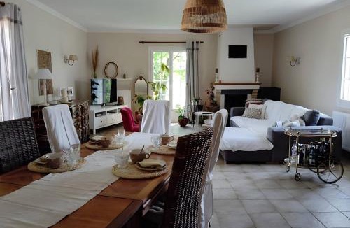 Saint-Pourcain-sur-Besbre Bed & Breakfast | Les Chambres D'Anel