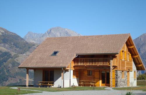 Saint-Leger-les-Melezes Ski Chalet | Les Chalets du Choumeau