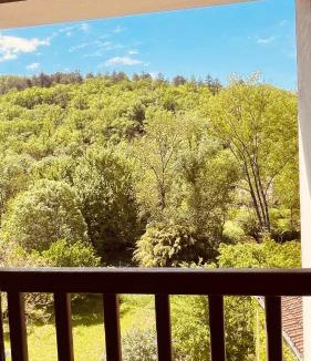 Saint-Vincent-Rive-d'Olt Bed & Breakfast | Les Chambres du Prieuré