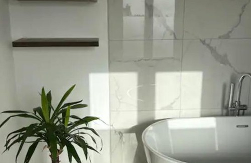 St.-Martin-des-Champs Bed & Breakfast | Les chambres de Julia - Piscine privée