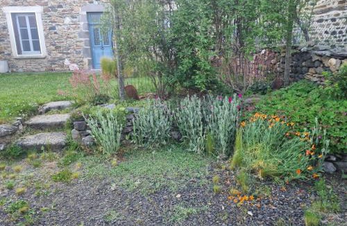 Blesle House | Les Chardonnerets - Jardin - Campagne