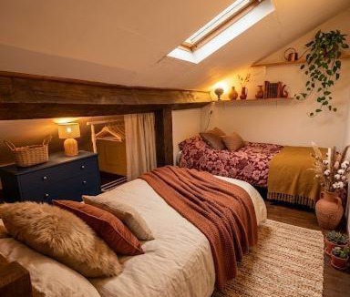 Saint-Julien-d'Arpaon House | Les Copains à Bord - gîtes