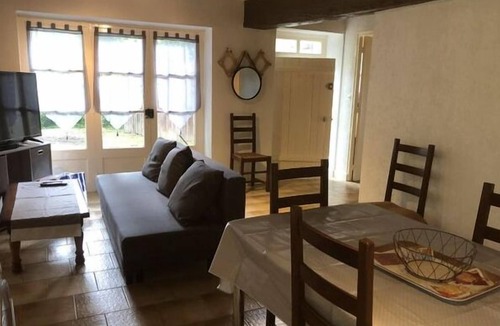 Menetou-Ratel House | Les Cours - Charming, quiet gîte with garden near Sancerre
