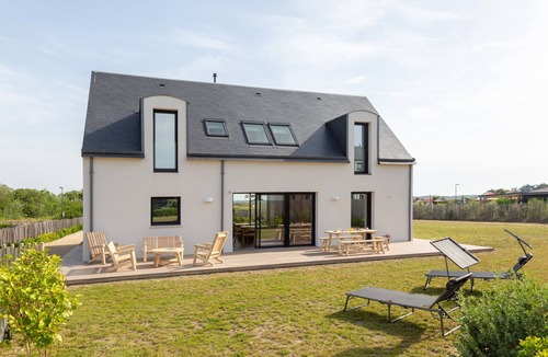 Penmarch House | Les Dunes de Pors Carn – 3 Bedrooms, Panoramic Sea View, 100m from the Beach
