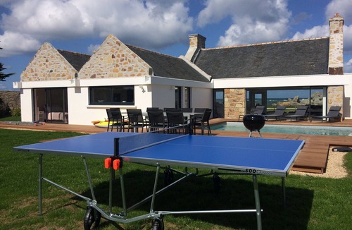 Brignogan-Plage House | "LES EMBRUNS villa, feet in the water" and heated swimming pool