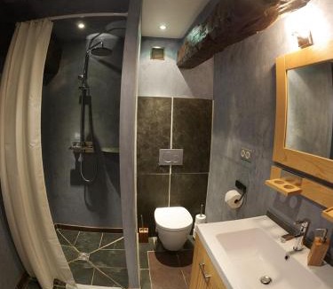 Saint-Esteben Bed & Breakfast | Les Fous du Village