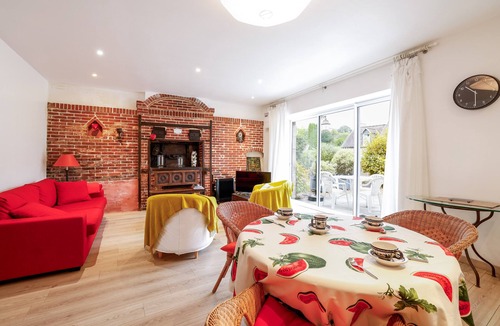 Huelgoat House | Les Gites du chaos d'Huelgoat – Renovated Former Bakehouse in Granite, Central & Peaceful