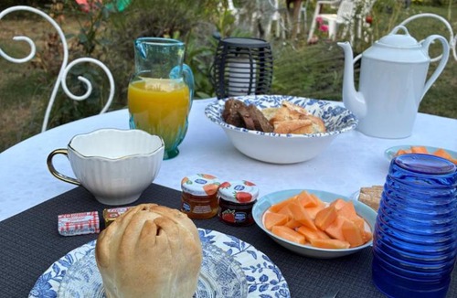 Charost Bed & Breakfast | Les Glycines