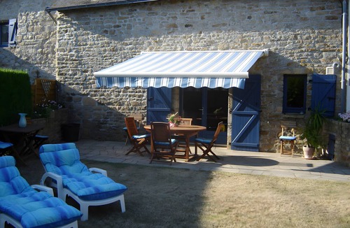 Sene House | Les Hortensias: Characterful 17th-Century House 300m from the Sea