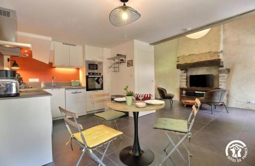 Sulniac House | Les hortensias