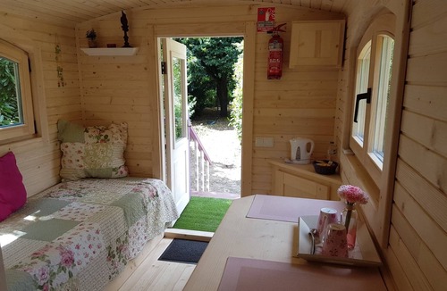 Pouilly-sur-Loire Bed & Breakfast | Les Insolites de la Pouillyzotte