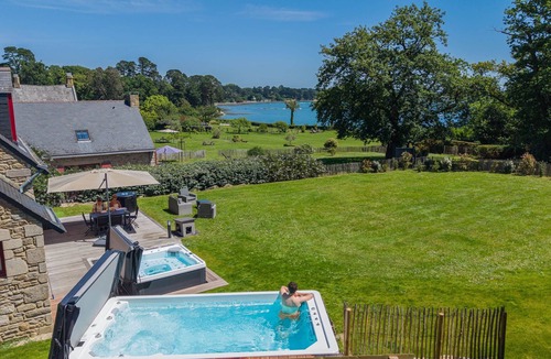 Arradon House | Les Jumelles - Two waterfront spa homes