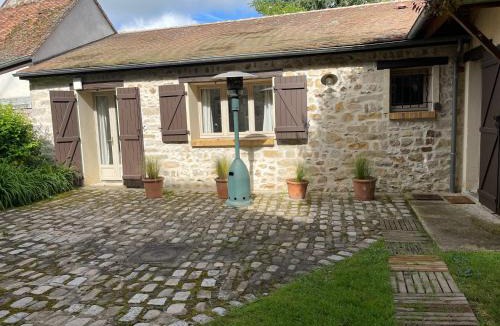 Bois-le-Roi House | Les Longuives
