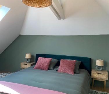 Yvre-l'Eveque Bed & Breakfast | Les LOTUS de BELLE-YLE