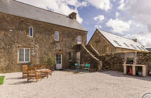 Varouville Cottage | Les Moussaillons - Authentic Village House in Cotentin