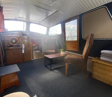 Saint-Leger-sur-Vouzance Apartment | Les Pichies, Bateau insolite, Le Nathalie Nath
