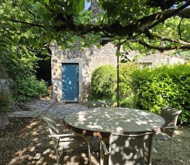 Lachapelle-Auzac House | Les Pieds dans l'eau, Gîte Le Blagour