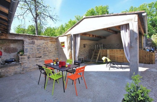 Varaire House | Les Pierres du Quercy: Authentic and Heated Pool - Sleeps 6