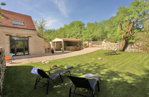 Varaire House | Les Pierres du Quercy: Authentic and Heated Pool - Sleeps 6