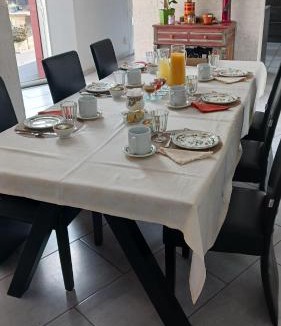 Saint-Doulchard Bed & Breakfast | Les prés de la Reine chambres climatisées