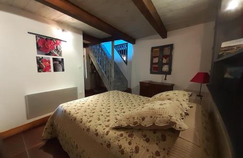 Fraissinet-de-Fourques House | Les pruniers