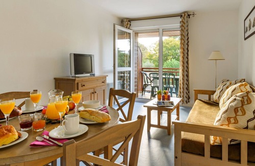 Saint-Briac-sur-Mer Apartment | Les Roches Douvres 24 by Interhome