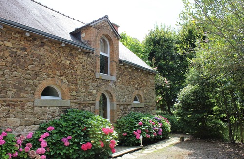 Lamballe House | Les Sirènes, character gîte with swimming pool, 20 minutes from the coast