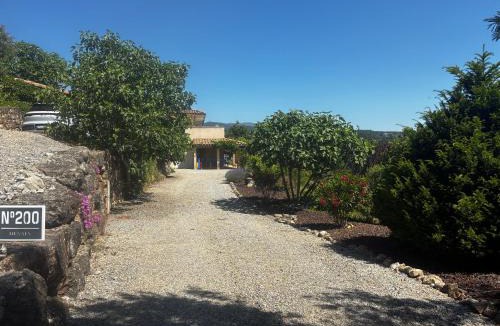 Joyeuse House | Les TERRASSES Des ESCOULS