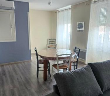 Dompierre-sur-Besbre Apartment | Les Trésors à 2 pas du Pal