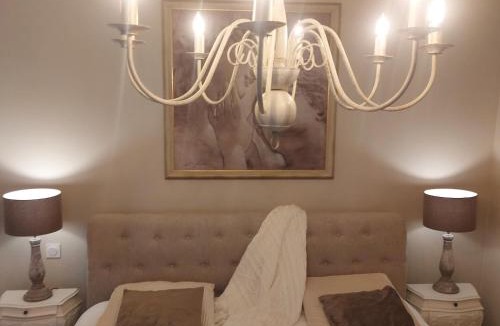 Gindou Bed & Breakfast | LES TROIS L