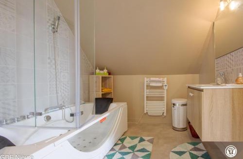 Dornes Bed & Breakfast | Les Volets Bleus