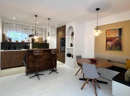 Salins-les-Bains Apartment | Lie de vin - neuf & confort - 55m2-RDC