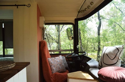 Saint-Antonin Noble Val Cabin | Line 3C - modified school bus (seats 4)
