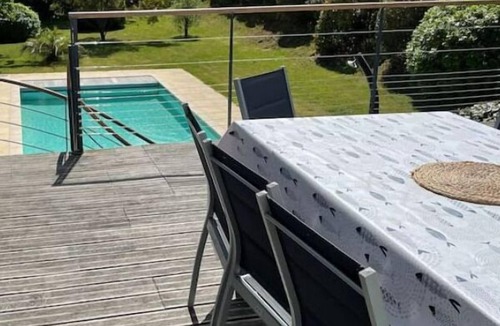 Nevez House | Listed gîte with swimming pool and games room near the sea