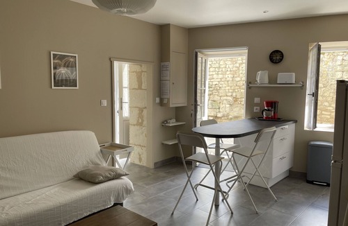 La Roche-Posay House | * LISTED HOUSE WITH LANDSCAPED GARDEN (in the Medieval City)