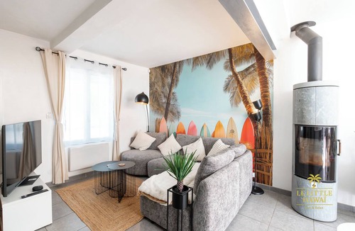 Cote Ouest Ormeaux House | Little Hawaii Private Spa Beach within walking distance Terrace