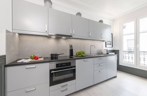 Quartier de la Porte-Saint-Denis Apartment | LivinParis | Luxury AC 3 Bedrooms Opera II
