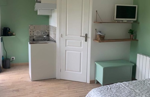 Saint-Jean-d'Illac House | Location Bungalow Avec Jardin et Piscine Privative