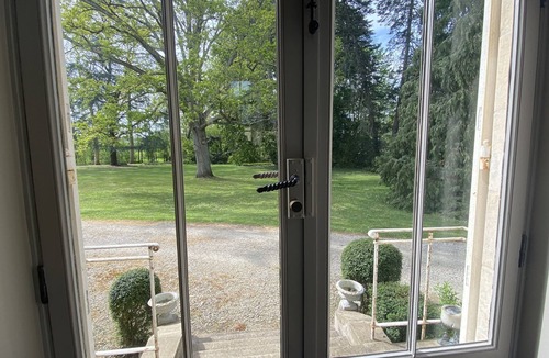 Change House | Location domaine de la Coudraie Château and its annex Sarthe (72560) France