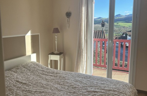 Saint-Pee-sur-Nivelle House | Location Maison st peu sur Nivelle . Dans Quartier Calme , Proche lac