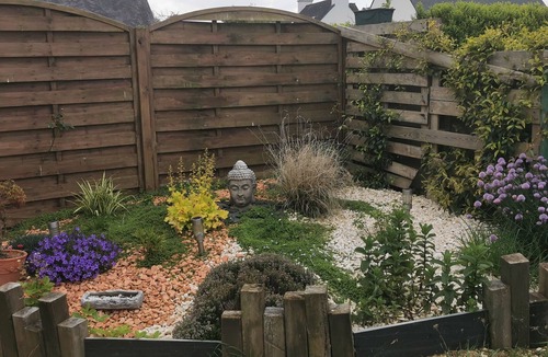 Rospez House | Location Maison Bien Située Avec Jardin Clos. Animaux de Compagnie Acceptés