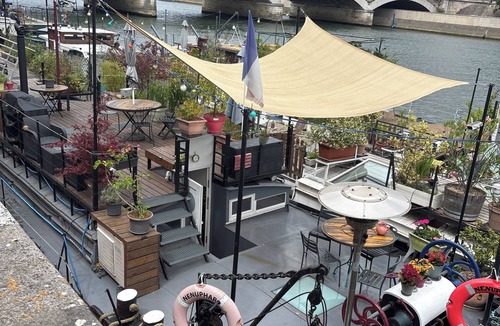 Quartier de la Salpetriere Boat Rental | Lodging on a boat in the center of Paris, Austelitz and Lyon train stations