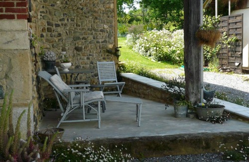 Lucq-de-Bearn Cottage | Lodging rated 4 stars NN, with swimming pool, in an old Bearnaise farm