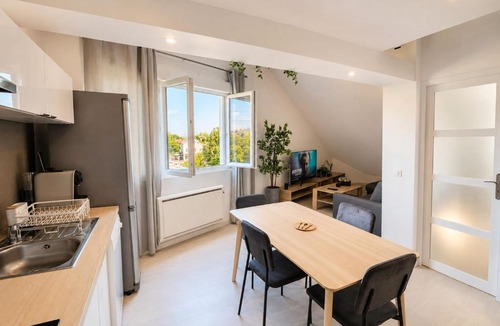 Moret-sur-Loing Apartment | Loft avec Mezzanine - Vue Loing - Commerces à pied