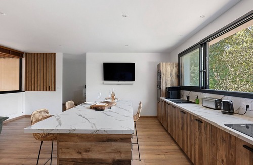 Greffeil House | Loft Cavalier – Domaine de Greffeil: Unique Stay Overlooking the Equestrian Arena
