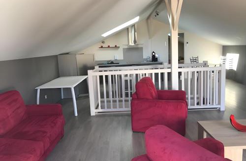 Montalzat Apartment | Loft Grand Confort Avec Piscine