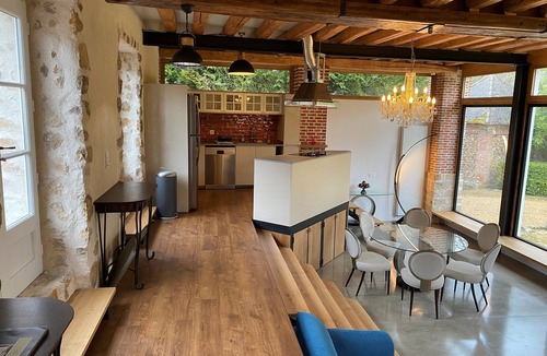 Voulx House | Loft-style apartment beside a golf course in the countryside near Fontainebleau.