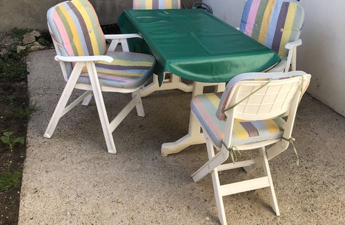 Sermoise-sur-Loire Apartment | Logement atypique avec jardinet proche de la Loire