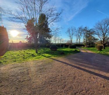 Sermoise-sur-Loire Apartment | Logement authentique et facile d'accès